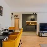 Apartament Happy Place 1 *